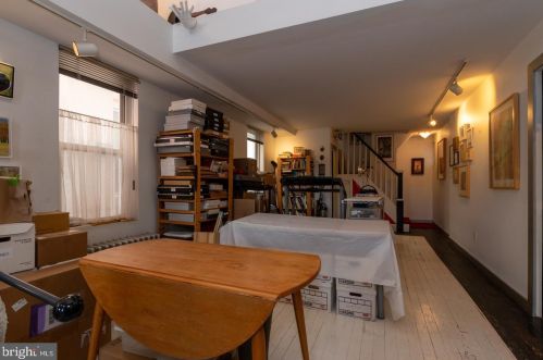 829 Catharine St, Philadelphia PA 19147-2716 exterior