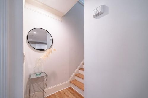 2810 Darby St, Atlanta GA  30319-3655 exterior