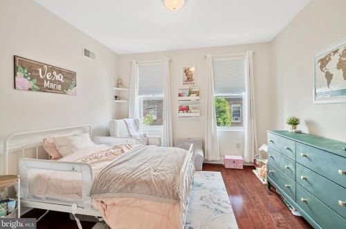 1924 Manton St, Philadelphia PA 19146-3811 exterior