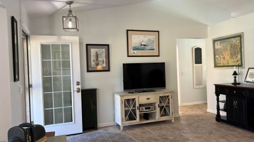 1911 Gaskins Cir, Fort Pierce FL  34952-6640 exterior