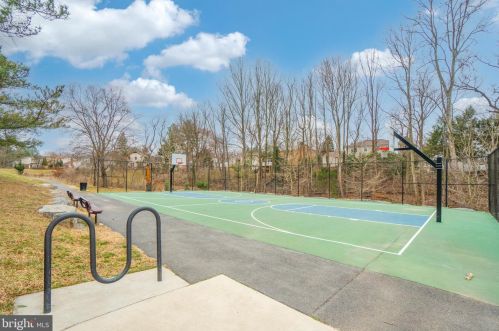 1901 Fallsmead Way, Rockville MD 20854-2640 exterior