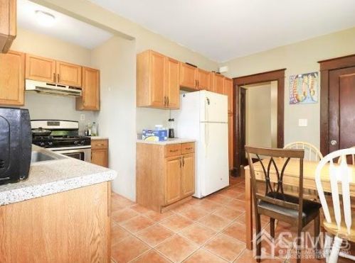 117 Nichol Ave, New Brunswick NJ 08901-2833 exterior