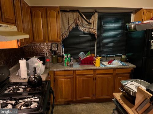 121 3 St, Darby PA 19023-2606 exterior