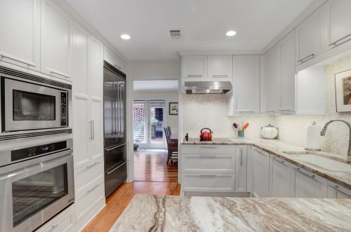 1612 Executive Park Ln, Atlanta GA 30329-3114 exterior