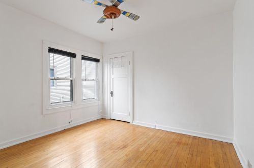 3253 Newhall St, Milwaukee WI 53211-3043 exterior