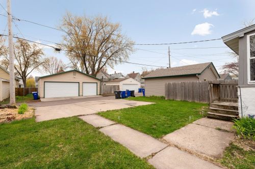 934 Juno Ave, Saint Paul MN 55102-3713 exterior