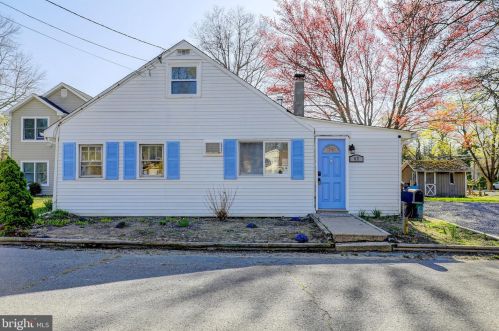 47 Ribsam St, Trenton, NJ 08619-3627