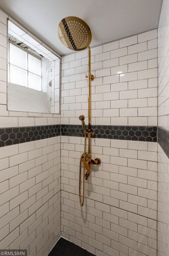 807 Hamline Ave, Saint Paul MN  55104-1300 exterior