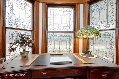 6300 Louise Ave, Chicago IL 60646-4008 exterior