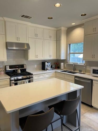 12833 Council Bluff Dr, Austin TX  78727-2619 exterior