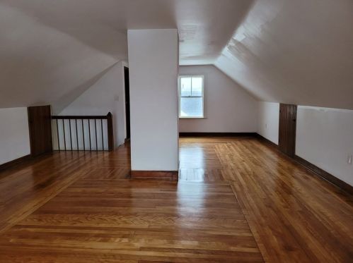 30 Clement Ave, Peabody MA 01960-6107 exterior