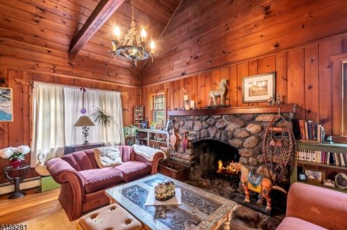 39 Jacobs Rd, Rockaway NJ 07866-4604 exterior