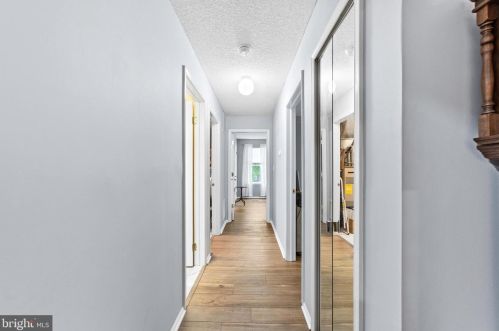 72 Holly Ct, Trenton NJ 08619-4636 exterior