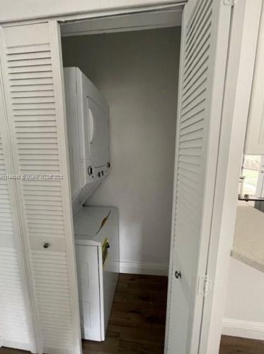 208 Southern Ave, Fort Pierce FL  34950-5433 exterior