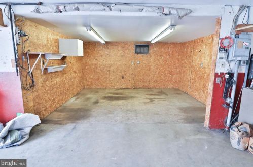 1201 Clagett Dr, Rockville MD 20851-2116 exterior