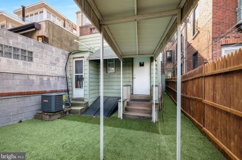 1433 Broad St, Philadelphia PA 19146-4808 exterior