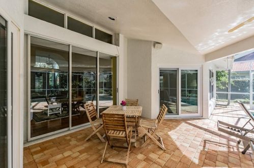 11506 Louvre Pl, Tampa FL 33617-2447 exterior