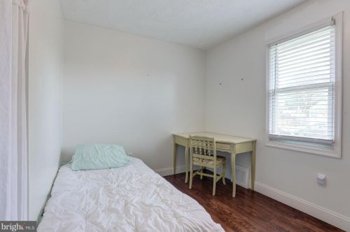 804 Casual Ct, Glen Burnie MD 21061-2105 exterior