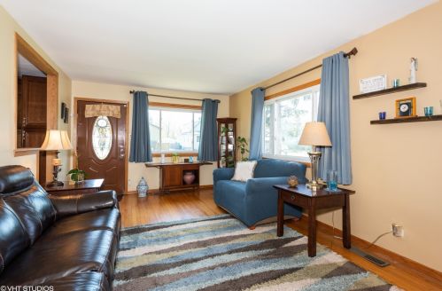 512 Emroy Ave, Elmhurst IL 60126-2020 exterior