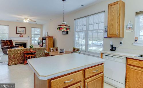 84 Warwick Way, Southampton NJ 08088-1122 exterior