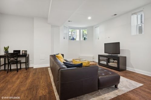 2425 Pensacola Ave, Chicago IL  60618-1607 exterior