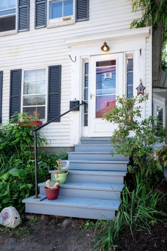 9 Lincoln St, Concord, NH 03301-2404