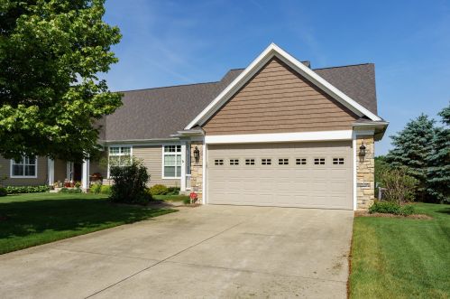 8690 Oakland Hl Cir, Kalamazoo MI 49024-5298 exterior