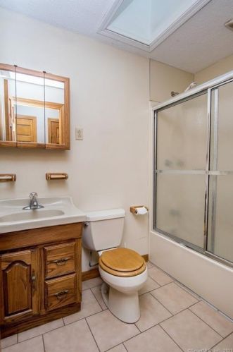 16 Attawaugan Xing Rd, Killingly CT 06241-1602 exterior