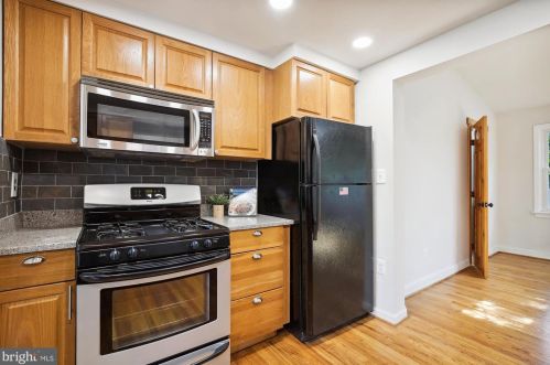 3432 Memorial St, Alexandria VA 22306-1548 exterior