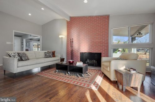 8708 Camden St, Alexandria VA 22308-2318 exterior