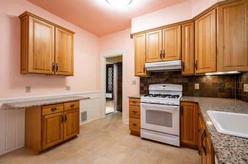 2728 Prospect Ave, Milwaukee WI 53211-3768 exterior