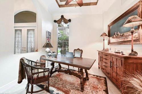 5092 Cerromar Dr, Naples FL 34112-7919 exterior