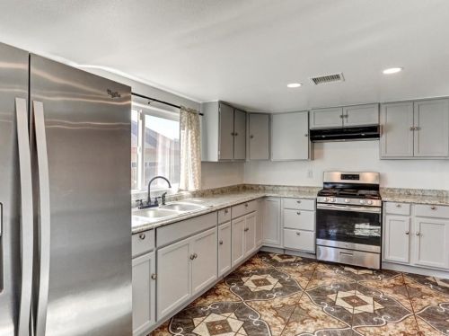 24 A St, Perris CA 92570-1962 exterior