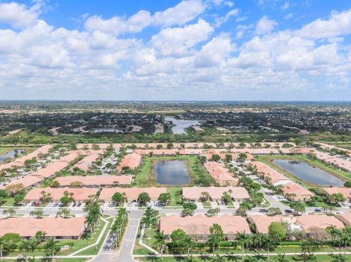 8362 Logia Cir, Boynton Beach FL 33472-7113 exterior