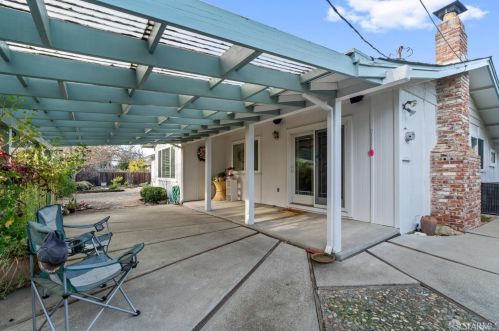 1678 Pepperwood Ct, Concord CA  94521-1126 exterior