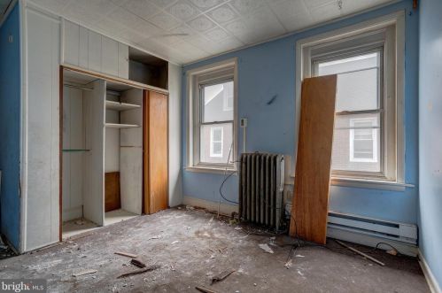 21 Wl Ave, Manor PA 19036-1303 exterior