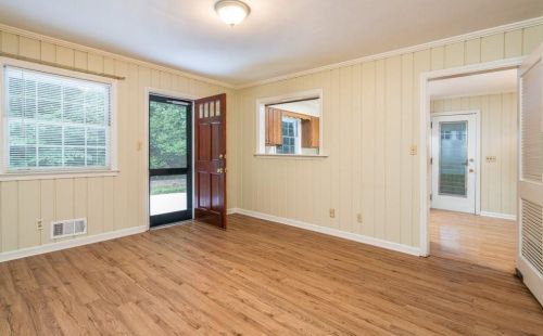 2523 Birchwood Dr, Atlanta GA 30305-3819 exterior