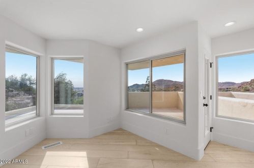 1825 Cinnabar Ave, Phoenix AZ  85020-1916 exterior