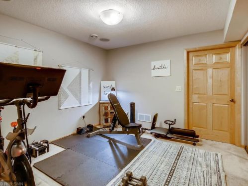 8932 Highview Ln, Saint Paul MN 55125-4921 exterior