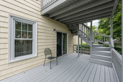 198 Highland Ave, Quincy MA 02170-1424 exterior