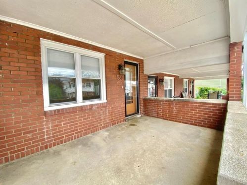 561 Southern Ave, Pittsburgh PA  15211-2248 exterior