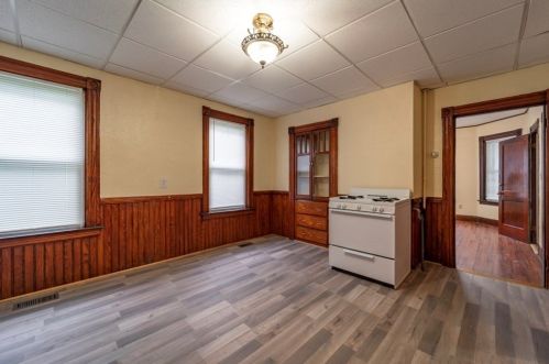 6 Doane St, Worcester MA  01607-1108 exterior