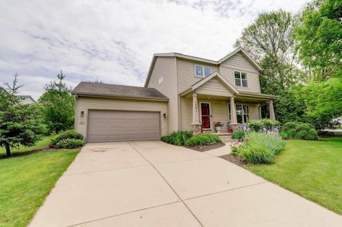 1001 Glacier Hill Dr, Madison, WI 53704-8586