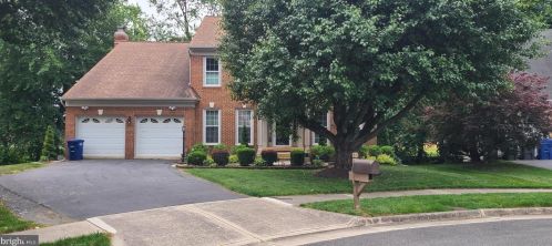 2495 Dawn Dr, Alexandria VA  22306-1600 exterior