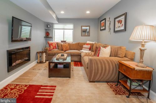 1505 Dickinson St, Philadelphia PA 19146-4830 exterior