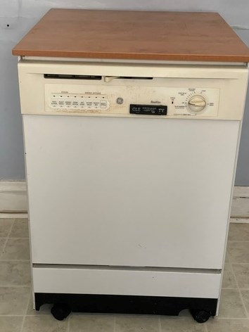 3303 Claremont Ave, Chicago IL 60620-5923 exterior