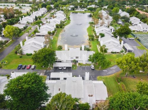 3373 Timberwood Cir, Naples FL 34105-5609 exterior