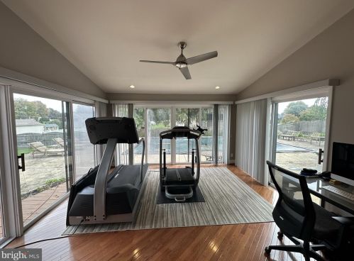 2269 Pne Rd, Huntingdon Valley PA 19006-4028 exterior