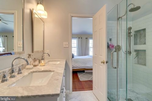 7041 Chesley Search Way, Alexandria VA 22315-4754 exterior