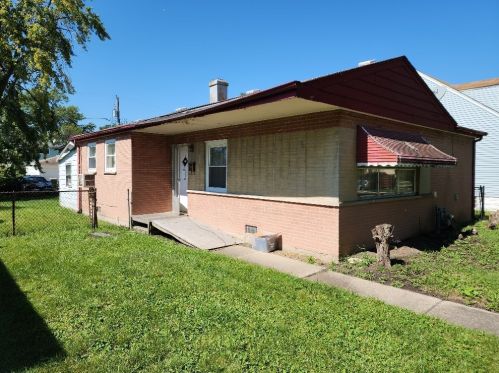 2032 15 Ave, Broadview IL 60155-3008 exterior